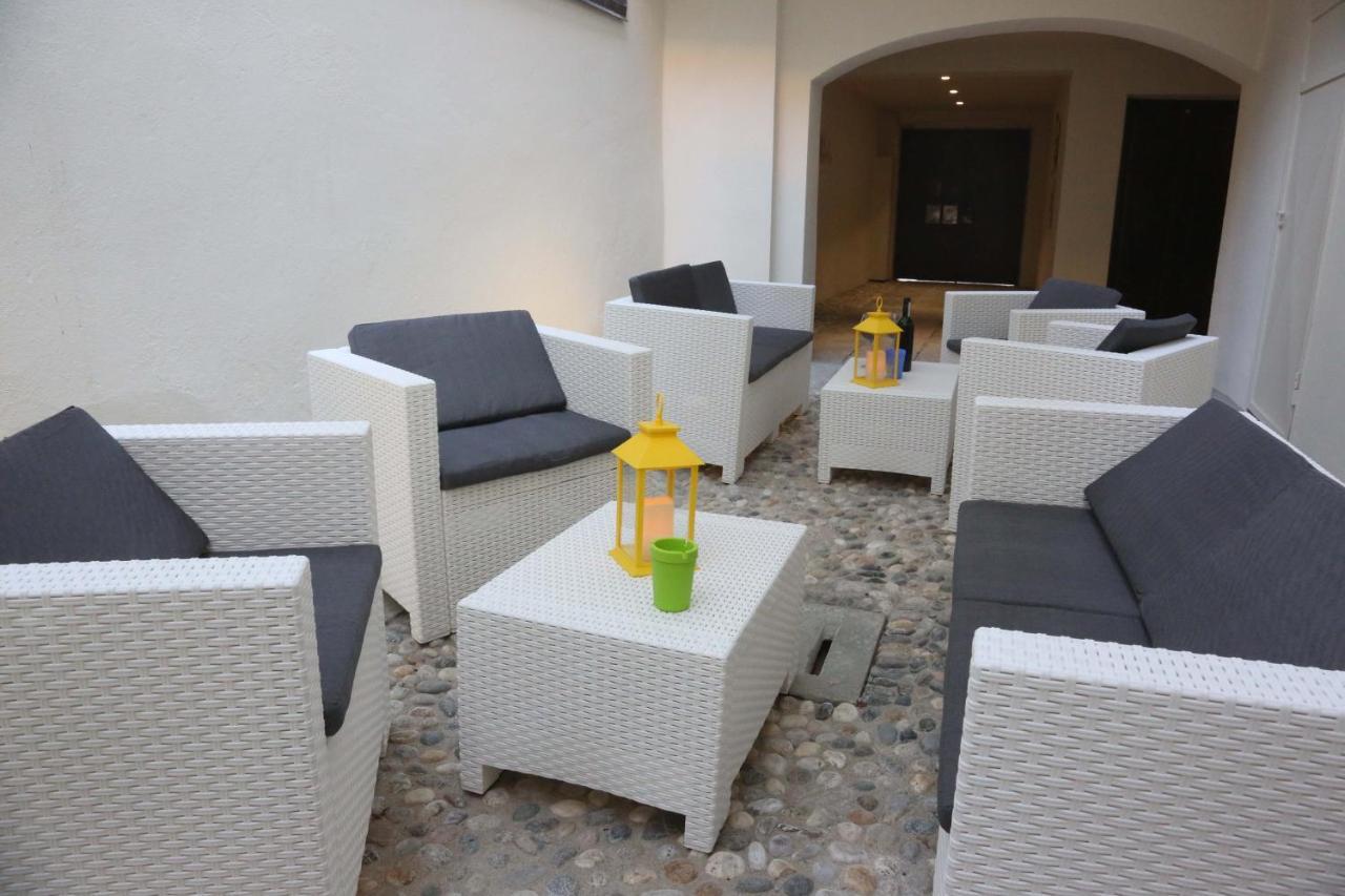 Trifulhouse Holiday Apartments 阿尔巴 外观 照片